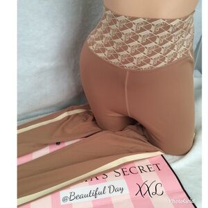 Victoria’s Secret Sport Legging